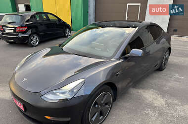 Седан Tesla Model 3 2021 в 