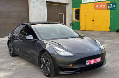 Седан Tesla Model 3 2021 в 