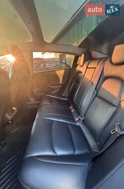 Седан Tesla Model 3 2021 в 