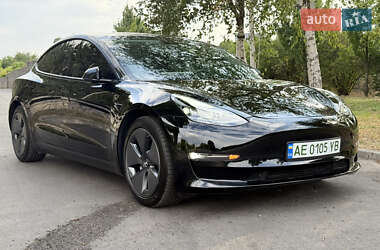 Седан Tesla Model 3 2020 в 