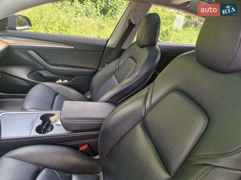 Седан Tesla Model 3 2022 в Василькове