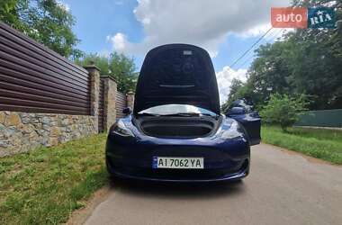 Седан Tesla Model 3 2022 в 