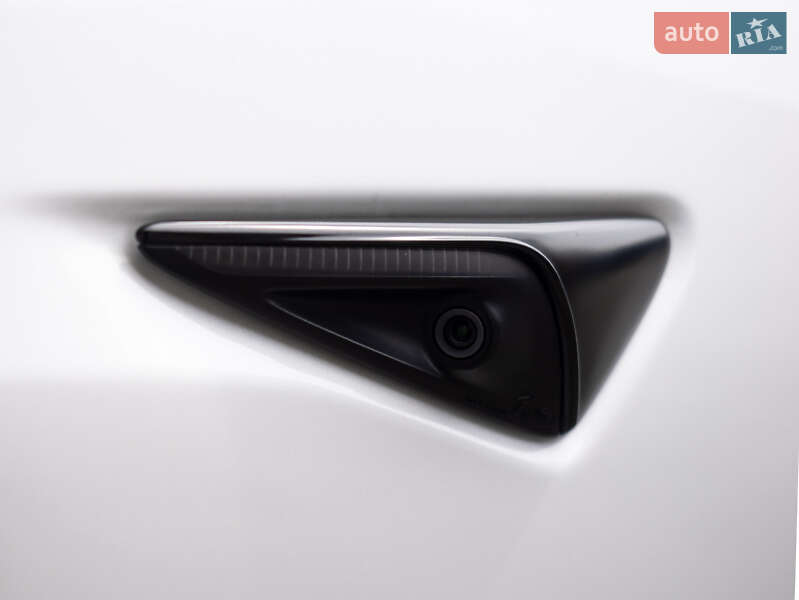 Седан Tesla Model 3 2023 в Киеве