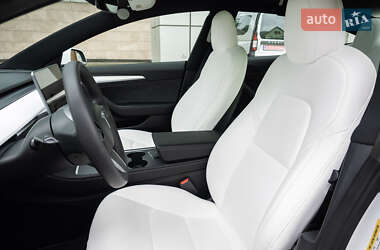 Седан Tesla Model 3 2023 в 