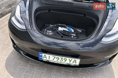 Седан Tesla Model 3 2019 в Киеве