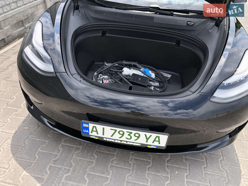 Седан Tesla Model 3 2019 в Києві