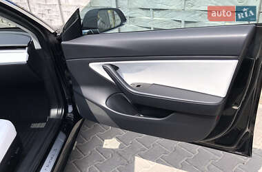 Седан Tesla Model 3 2019 в Киеве