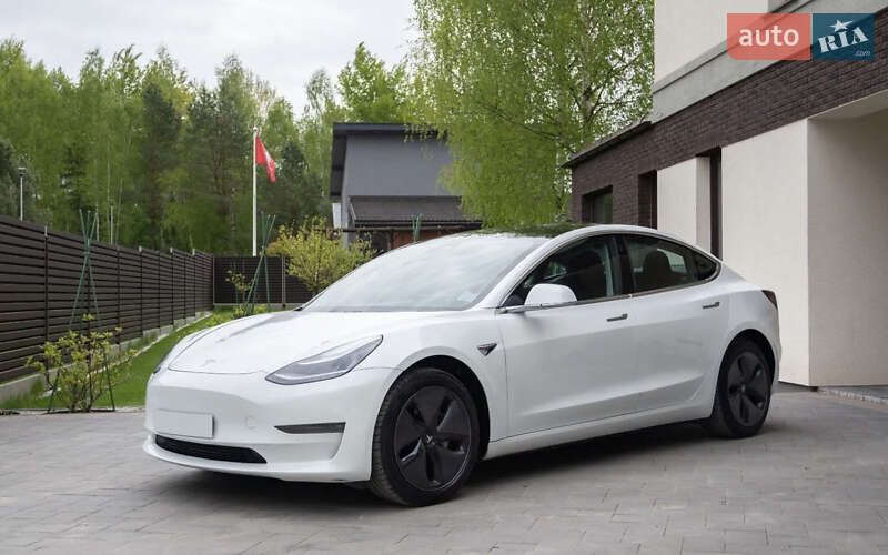 Седан Tesla Model 3 2020 в Луцке