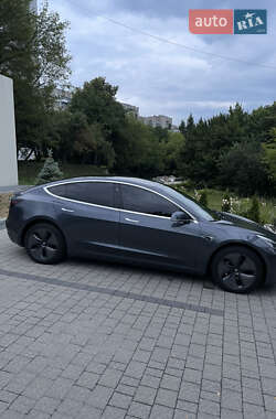 Седан Tesla Model 3 2020 в 