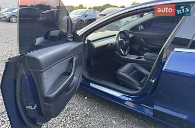 Седан Tesla Model 3 2018 в 