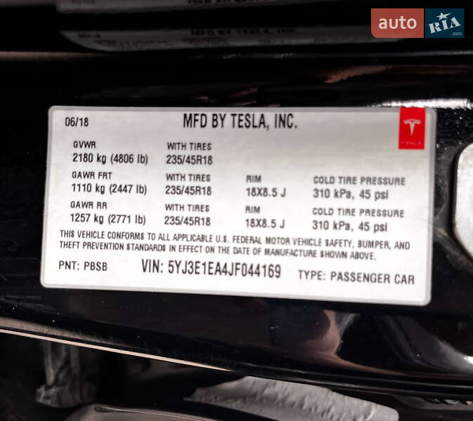 Седан Tesla Model 3 2018 в Києві