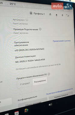 Седан Tesla Model 3 2022 в 