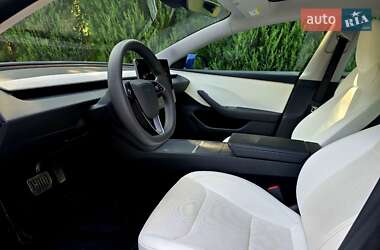 Седан Tesla Model 3 2024 в 