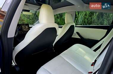 Седан Tesla Model 3 2024 в 