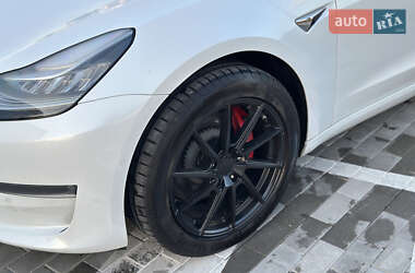 Седан Tesla Model 3 2018 в 