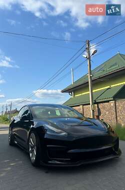 Седан Tesla Model 3 2022 в Львові