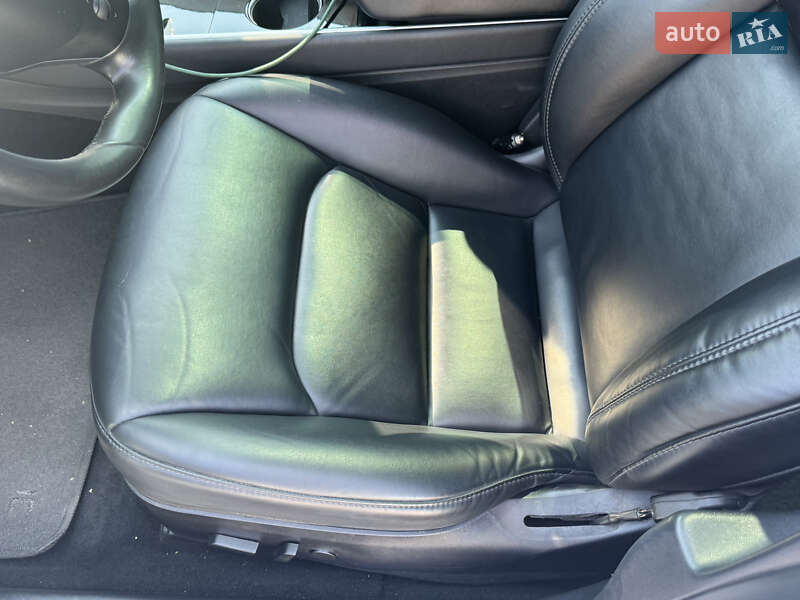 Седан Tesla Model 3 2019 в Звягелі