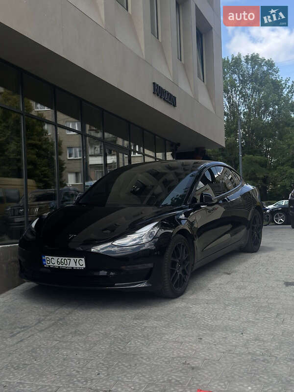 Tesla Model 3 2021