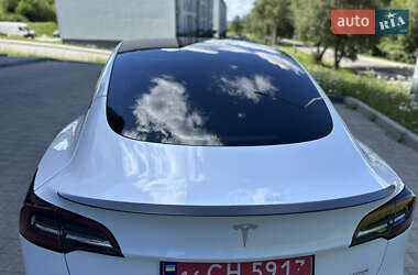 Седан Tesla Model 3 2023 в 