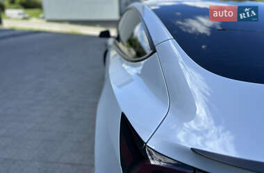 Седан Tesla Model 3 2023 в 