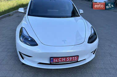 Седан Tesla Model 3 2023 в 