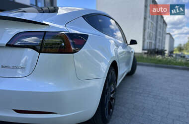 Седан Tesla Model 3 2023 в 