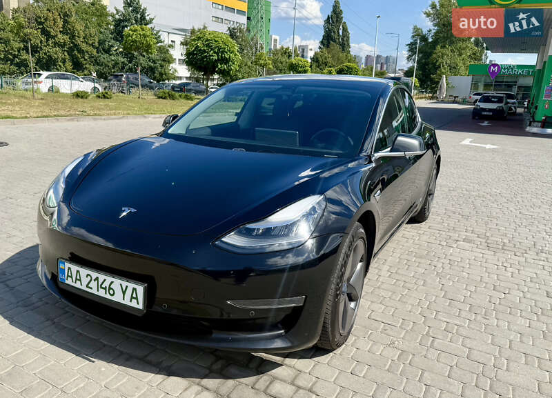Седан Tesla Model 3 2019 в 