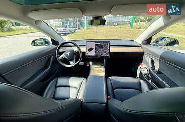 Седан Tesla Model 3 2019 в 