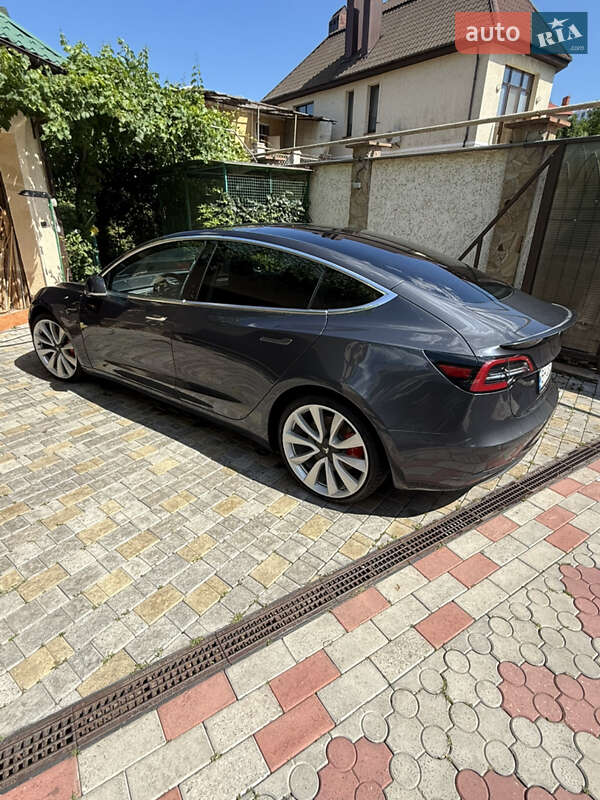 Седан Tesla Model 3 2018 в Одессе