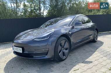 Седан Tesla Model 3 2019 в Іршаві