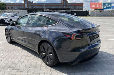 Седан Tesla Model 3 2024 в 