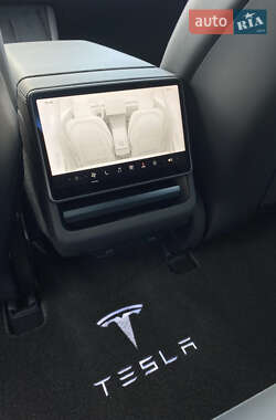 Седан Tesla Model 3 2024 в 
