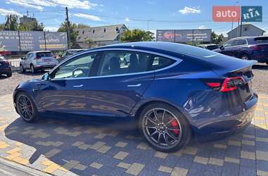 Седан Tesla Model 3 2019 в 