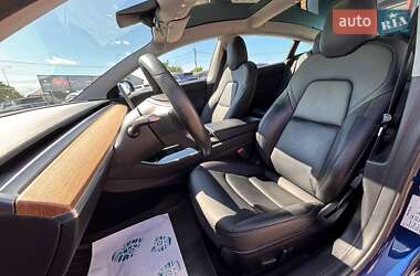 Седан Tesla Model 3 2019 в 