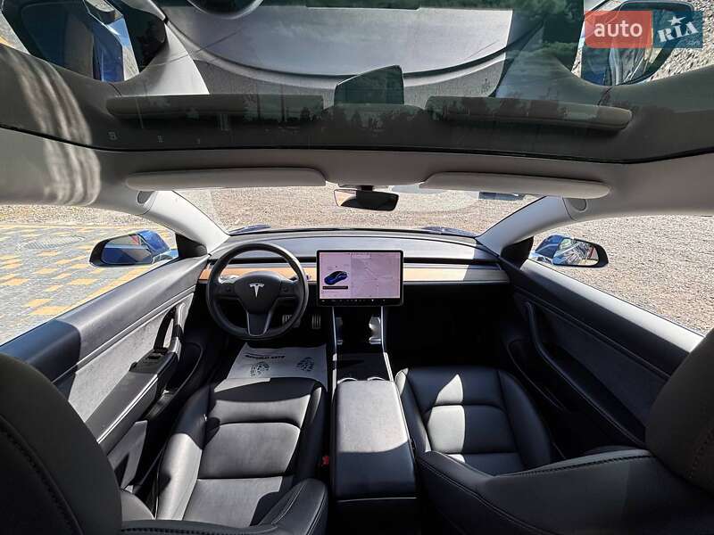 Седан Tesla Model 3 2019 в Львове