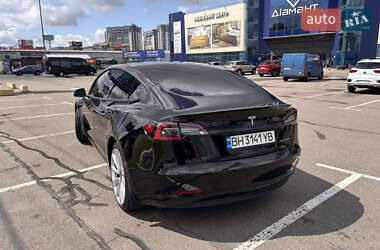 Седан Tesla Model 3 2019 в Киеве