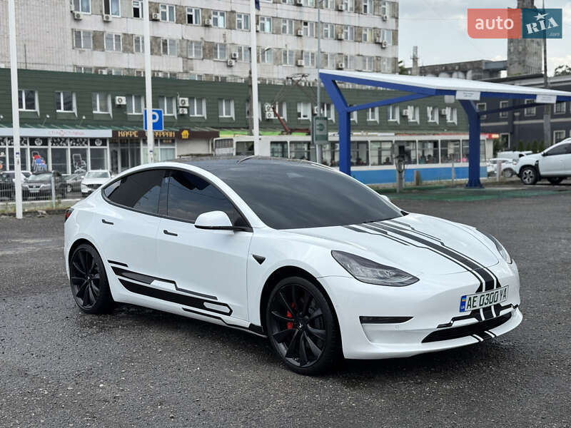 Седан Tesla Model 3 2019 в 