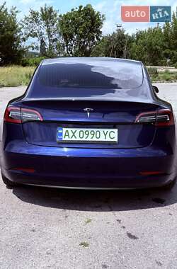 Седан Tesla Model 3 2020 в 