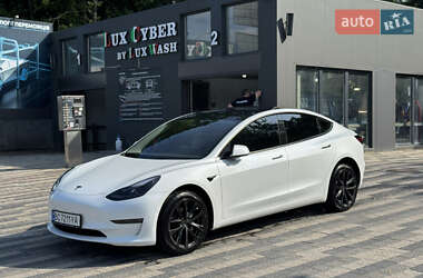 Седан Tesla Model 3 2021 в Львове