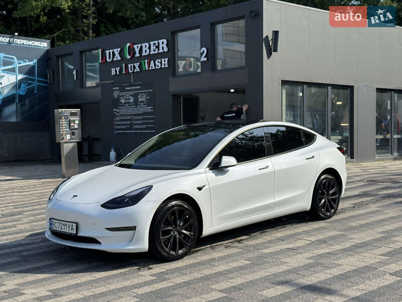 Tesla Model 3 2021