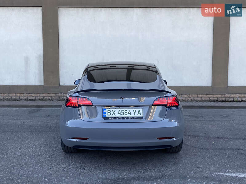 Седан Tesla Model 3 2019 в Киеве