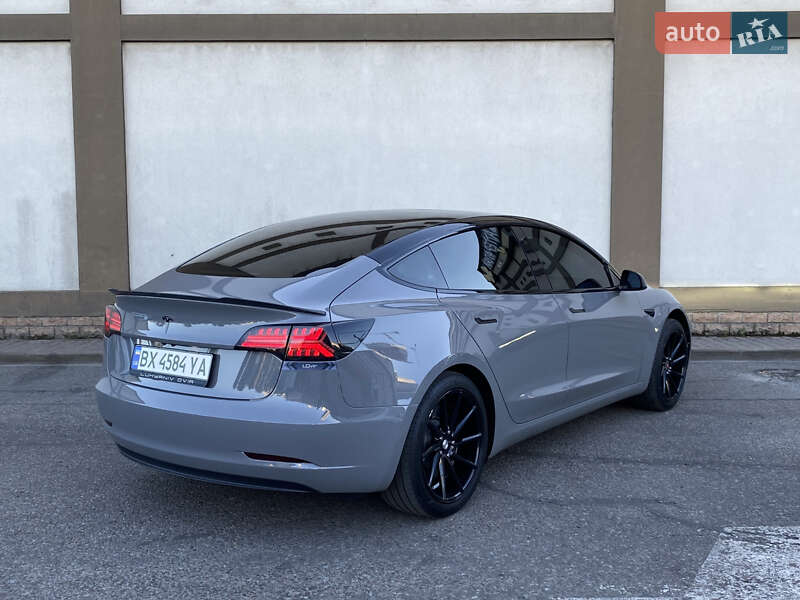 Седан Tesla Model 3 2019 в Киеве