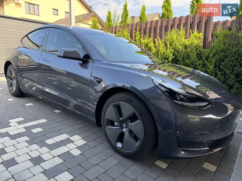 Tesla Model 3 2022
