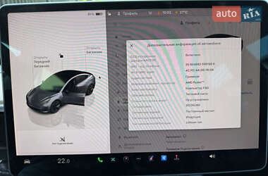 Седан Tesla Model 3 2022 в 