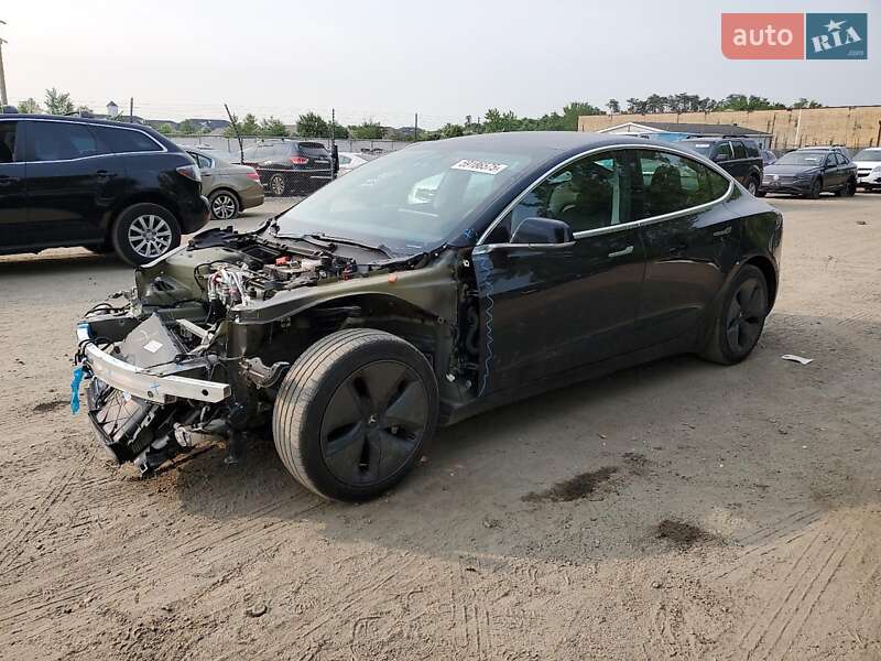 Седан Tesla Model 3 2019 в 