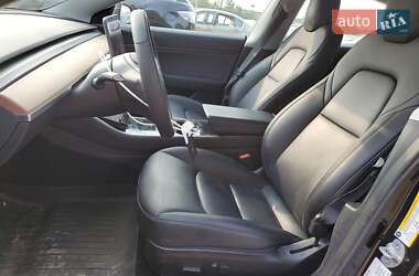 Седан Tesla Model 3 2019 в 
