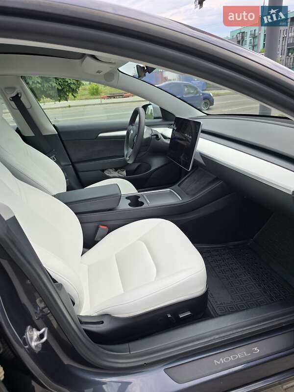 Седан Tesla Model 3 2021 в Києві