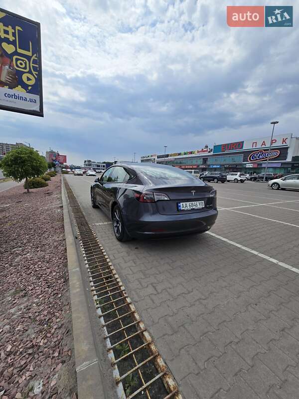 Седан Tesla Model 3 2021 в Києві