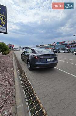 Седан Tesla Model 3 2021 в 