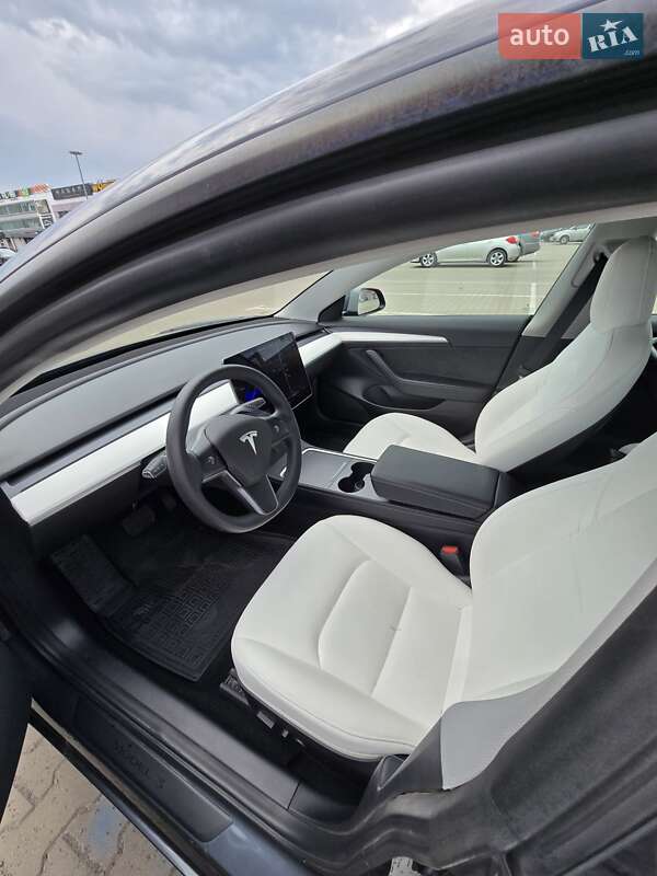 Седан Tesla Model 3 2021 в Києві